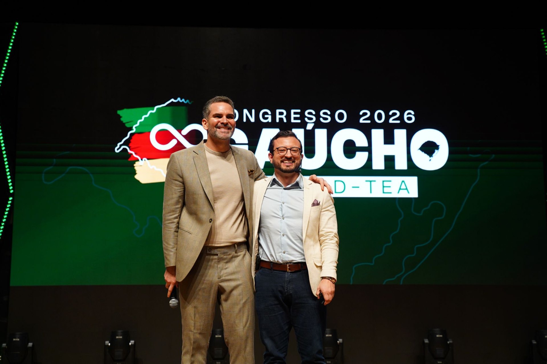 Dr. Julio Gazolla palestrando 1